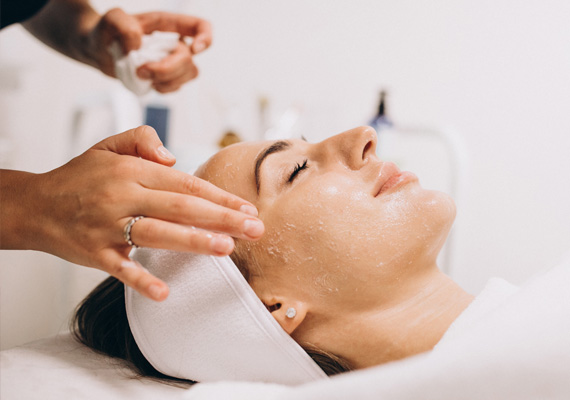 Do you want a treatment that involves no downtime, can be enjoyed multiple times, is pain free and targets multiple skin conditions? The Hydra Facial is the perfect treatment for you.<p>
<br>
BOOK CONSULTATION.   Duration: 30 - 60 Minutes